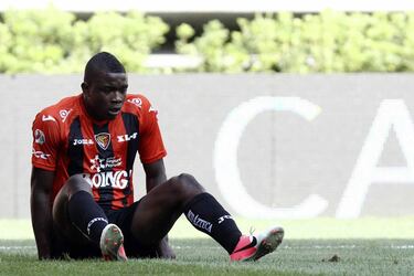 Jhon Córdoba llegó a la Liga MX para jugar con Jaguares de Chiapas en el Apertura 2012. El delantero colombiano estaba llamado a ser el reemplazo de Jackson Martínez. El atacante militó con el Mainz alemán, el Espanyol y el Granada. Actualmente juega con el Colonia.