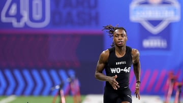 INDIANAPOLIS, INDIANA - MARCH 02: Xavier Worthy #WO40 of Texas participates in the 40-yard dash during the NFL Combine at Lucas Oil Stadium on March 02, 2024 in Indianapolis, Indiana.   Stacy Revere/Getty Images/AFP (Photo by Stacy Revere / GETTY IMAGES NORTH AMERICA / Getty Images via AFP)