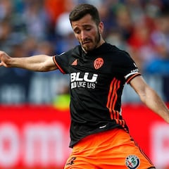 El Valencia se reúne con los agentes de Gayà por su contrato