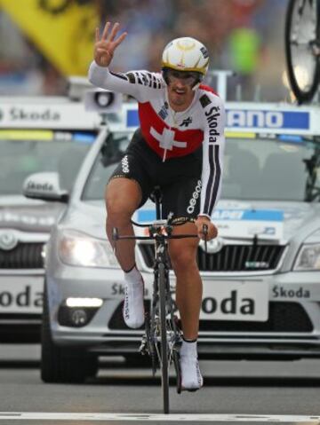 El suizo Fabian Cancellara era el ciclista más laureado en la especialidad de contrarreloj, ahora comparte este honor con Tony Martin. Tiene cuatro maillot arco iris en su poder (2006, 2007, 2009, 2010), además de tres medallas de bronce en los mundiales de 2005, 2011 y 2013.