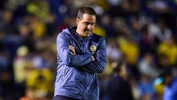 Andre Soares Jardine head coach of America during the Quarter Finals first leg match between America and Cruz Azul as part of the CONCACAF Champions Cup 2025, at Ciudad de los Deportes Stadium on April 01, 2025 in Mexico City, Mexico.