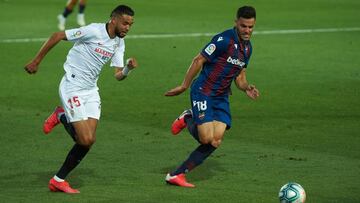 En-Nesyri, ante el Levante.