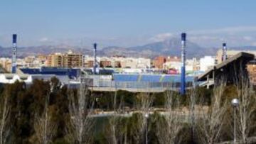 El estadio Jos&eacute; Rico P&eacute;rez no tiene los focos de iluminaci&oacute;n desde finales de febrero.