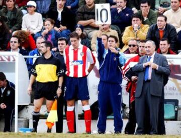 Fernando Torres' debut in the 2000/2001 season, coming on as a sub against Jerez.