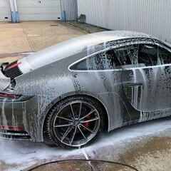 Cómo lavar el automóvil sin dejar rayones sobre la carrocería