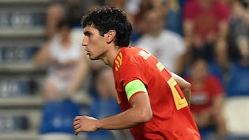 Real Madrid defender gets Zidane approval for move