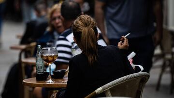 Terrazas en Santiago de Compostela, donde desde ma–ana estar‡ prohibido fumar al igual que en zonas publicas donde no se pueda garantizar la distancia minima para evitar la propagacion del coronavirus COVID-19
îscar Corral
12/08/20