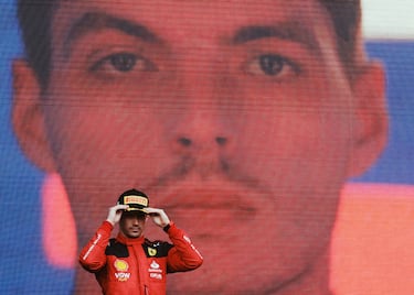 Charles Leclerc en el podio de Gran Premio de Azerbaiyán.