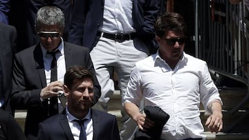 El jugador del FC Barcelona Lionel Messi, junto a su padre, Jorge Horacio Messi (detrás), y su hermano Rodrigo Messi.