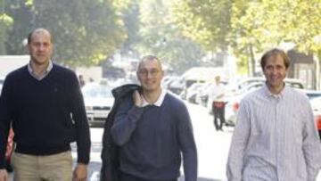 <b>TRÍO EN LAS PISTAS Y LOS DESPACHOS. </b>De izq. a dcha: Alberto Herreros, Nacho Azofra y Ferrán López.