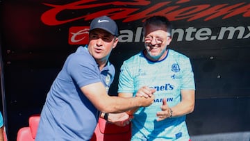 Andre Soares Jardine head coach of America and Domenec Torrent head coach of San Luisduring the 1st round match between Atletico San Luis and America as part of the Torneo Apertura 2024 Liga MX at Alfonso Lastras Stadium on July 06, 2024 in San Luis Potosi, Mexico.