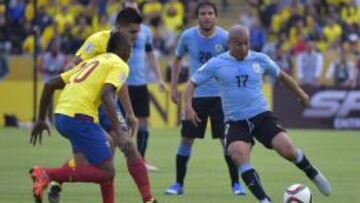 Ar&eacute;valo R&iacute;os fue titular en Uruguay en la ca&iacute;da frente a Ecuador, en Quito.