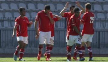 18. La Serena juega en Primera B.