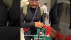 Video: ¿Ingenio o falta de respeto? Aficionado mexicano metió alcohol ilegalmente a Qatar