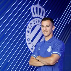 Kenneth Soler renueva y asciende al primer equipo