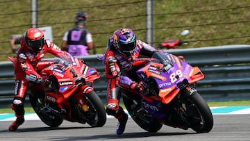 Martín pelea por la primera posición frente a Bagnaia en el GP de Malasia de MotoGP.
