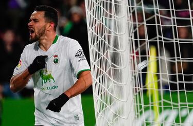 El Racing disfruta a costa de un Sporting desnortado