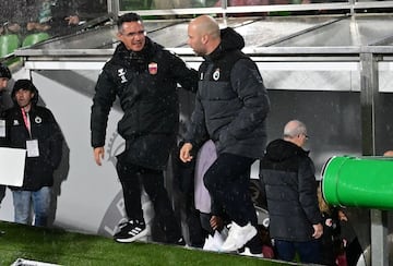 José Alberto vio, incrédulo como todos los que estaban en el estadio, como el equipo de Dani Ponz rascaba un punto después de ir 2-0 en el 85.