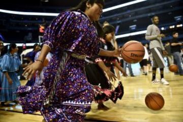Excelente acogida para la NBA en Ciudad de México. Gran éxito antes, durante y después del partido en el primer partido oficial en suelo mexicano desde 1997. Howard, Harden, Wiggins... un día inolvidable para los aficionados mexicanos.