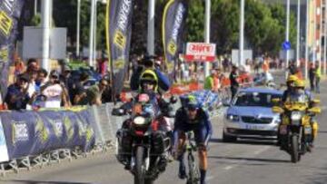 El ciclista del Movistar Alejandro Valverde durante su participación en el Campeonato de España de ciclismo contrarreloj que se disputa en Ponferrada y en el que ha finalizado en primera posición.