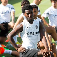 Yunus se queda en Valencia por sus molestias