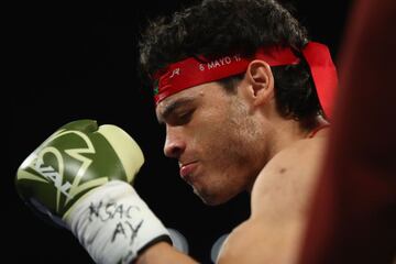 El dominio aplastante de Canelo sobre Chávez Jr. en imágenes