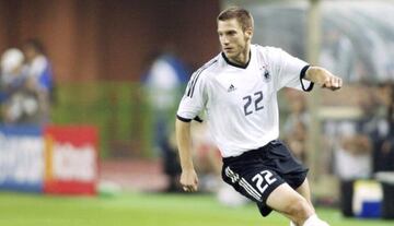 Nombre: Torster Frings
Selección: Alemania
Posición: Mediocampista. 
Subcampeón del mundo en el Mundial de Corea Japón 2002
Club de la MLS: Jugó en el Toronto FC. 
