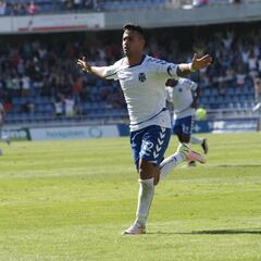 Un ataque más joven para acompañar a Rubén Castro