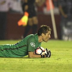 Butrón, el arquero de Alianza Lima que brilla con 40 años