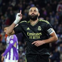 Courtois para, Benzema dispara