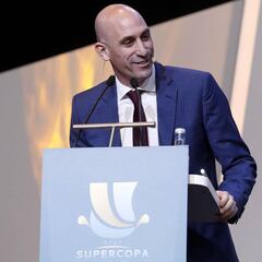 Rubiales pide a TVE que rectifique y retransmita la Supercopa