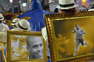 Ronaldo en el carnaval de Sao Paulo