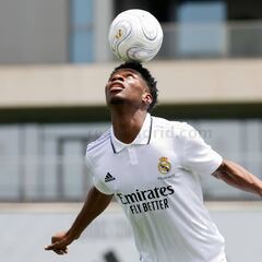 Primer día de Tchouaméni como jugador del Real Madrid