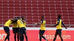 QUITO, ECUADOR - OCTOBER 13:  Michael Estrada of Ecuador celebrates with teammates after scoring the second goal of his team during a match between Ecuador and Uruguay as part of South American Qualifiers for Qatar 2022 at Rodrigo Paz Delgado Stadium on O