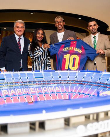 Vinicius Jr hits the beach with friends: the rich and famous on vacation