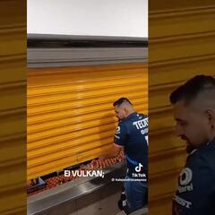 Afición de Rayados se burla de los palcos de Tigres y lo llaman “vulcanizadora”