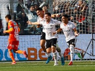 Futbol, Colo Colo vs Cobresal.
Fecha 24, campeonato Nacional 2023.
El jugador de Colo Colo Cesar Fuentes, celebra su gol contra Cobresal durante el partido de primera division realizado en el estadio Monumental.
Santiago, Chile.
23/09/2023
Marcelo Hernandez/Photosport
Football, Colo Colo vs Cobresal.
24 th date, 2023 National Championship.
Colo Colo's player Cesar Fuentes, celebrates his goal against Cobresal during the first division match at Monumental.
Santiago, Chile.
23/09/2023
Marcelo Hernandez/Photosport