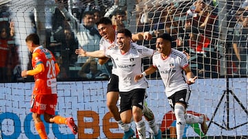 Futbol, Colo Colo vs Cobresal.
Fecha 24, campeonato Nacional 2023.
El jugador de Colo Colo Cesar Fuentes, celebra su gol contra Cobresal durante el partido de primera division realizado en el estadio Monumental.
Santiago, Chile.
23/09/2023
Marcelo Hernandez/Photosport
Football, Colo Colo vs Cobresal.
24 th date, 2023 National Championship.
Colo Colo's player Cesar Fuentes, celebrates his goal against Cobresal during the first division match at Monumental.
Santiago, Chile.
23/09/2023
Marcelo Hernandez/Photosport