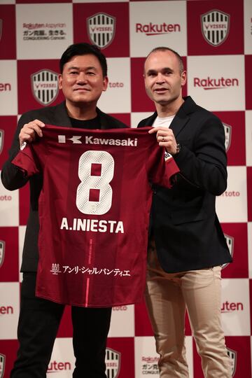 La presentación de Andrés Iniesta con el Vissel Kobe en imágenes