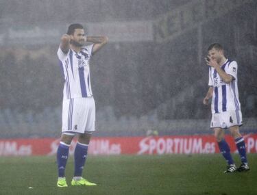 Game goes ahead at Anoeta despite torrential downpour