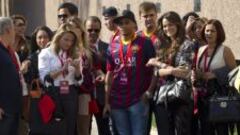 Los amigos que acompa&ntilde;aron a Neymar en su presentacion en Barcelona.