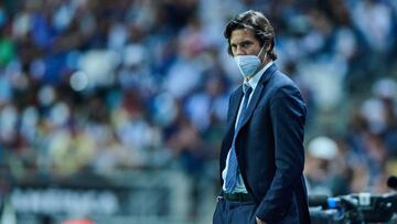 Santiago Solari durnate el partido contra Monterrey