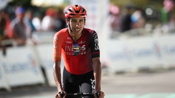 Egan Bernal supera el récord de ascenso a Patios