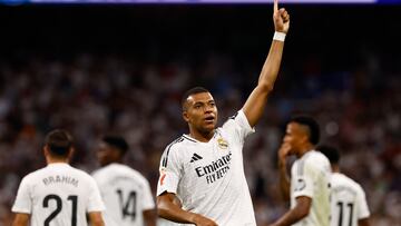 Soccer Football - LaLiga - Real Madrid v Real Betis - Santiago Bernabeu, Madrid, Spain - September 1, 2024 Real Madrid's Kylian Mbappe celebrates scoring their first goal REUTERS/Susana Vera