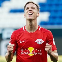 Olmo eyeing Barcelona return despite wage cut