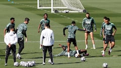 Karim Benzema, en un momento del último entrenamiento del Real Madrid previo al partido ante el Liverpool.