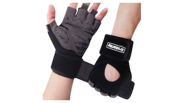 Estos guantes para el gimnasio, con 7.500 valoraciones, disponen de protección para la muñeca