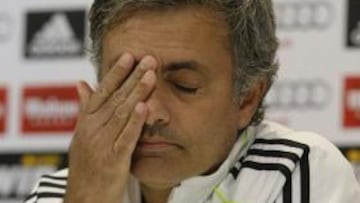 Mourinho: "Benzema no está muerto ni fuera del equipo"