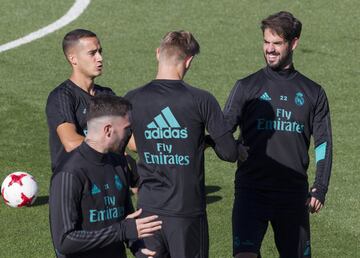 Lucas Vázquez, Kroos e Isco. 