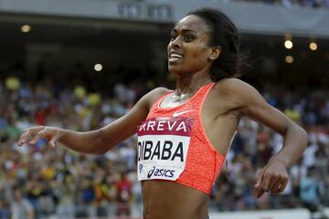 La corredora et赤ope es la m芍s joven en conseguir el campeonato Mundial. Con 18 a?os, Tirunesh Dibaba consigui車 el oro en los 5000 en Par赤s 2003, en un apretado sprint con la espa?ola Marta Dom赤nguez, y la keniana, Edith Masai.
